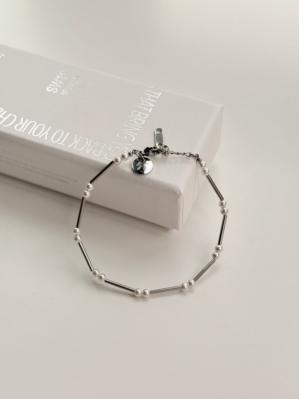Linear Pearl Bracelet